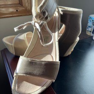 Leather/suede sandals